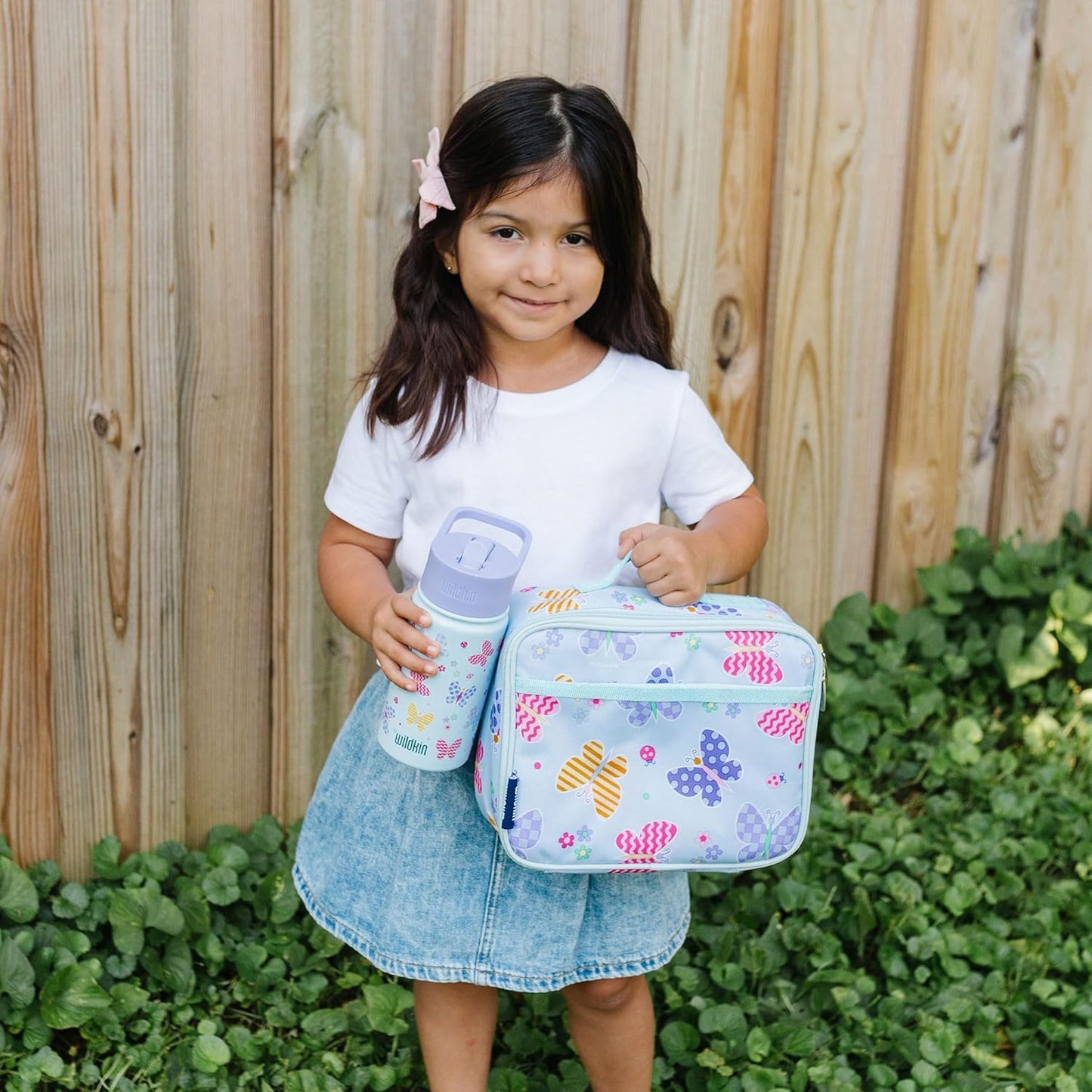 Wildkin Kids Insulated Lunch Box, Keeps Food Hot or Cold, BPA-Free with Mesh Pockets & Easy-Clean Lining – Ideal for School, Travel & Daycare – Holographic