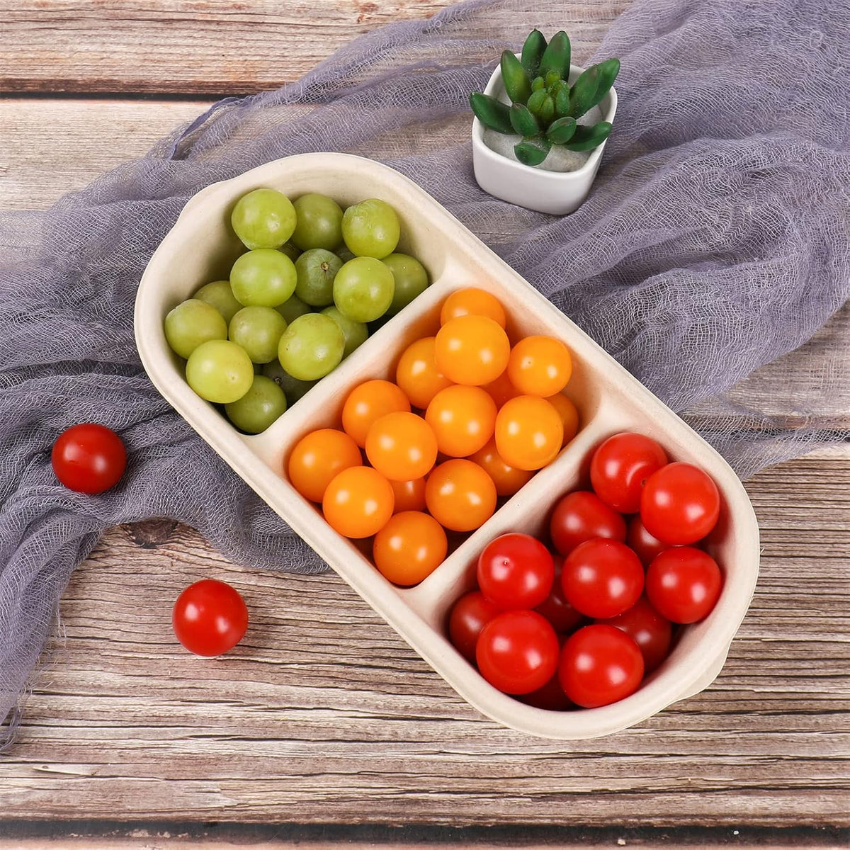 disposable bowls 18 oz 3 compartments with lids Plant Fiber 50 Pack