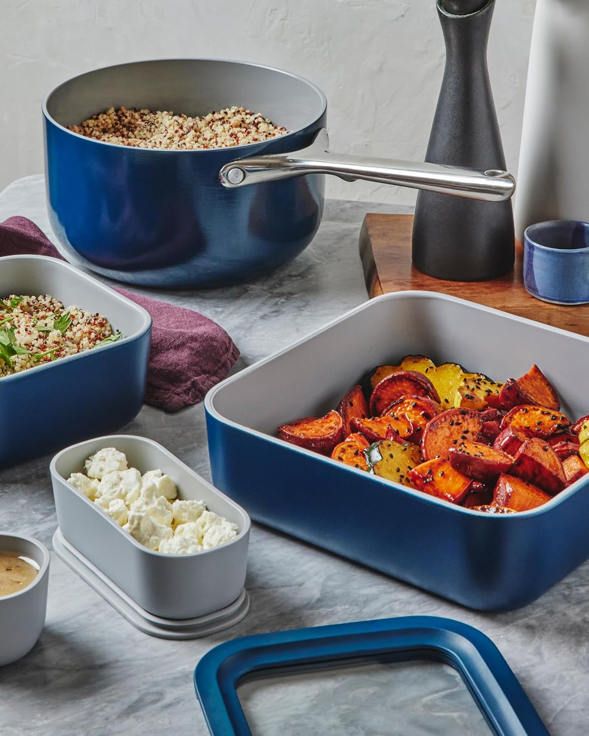 Caraway Glass Food Storage - 4.4 Cup Glass Container - Ceramic Coated - Easy to Store, Non Toxic, Non Stick Lunch Box Container with Lids - Dishwasher, Oven, & Microwave Safe - Mist