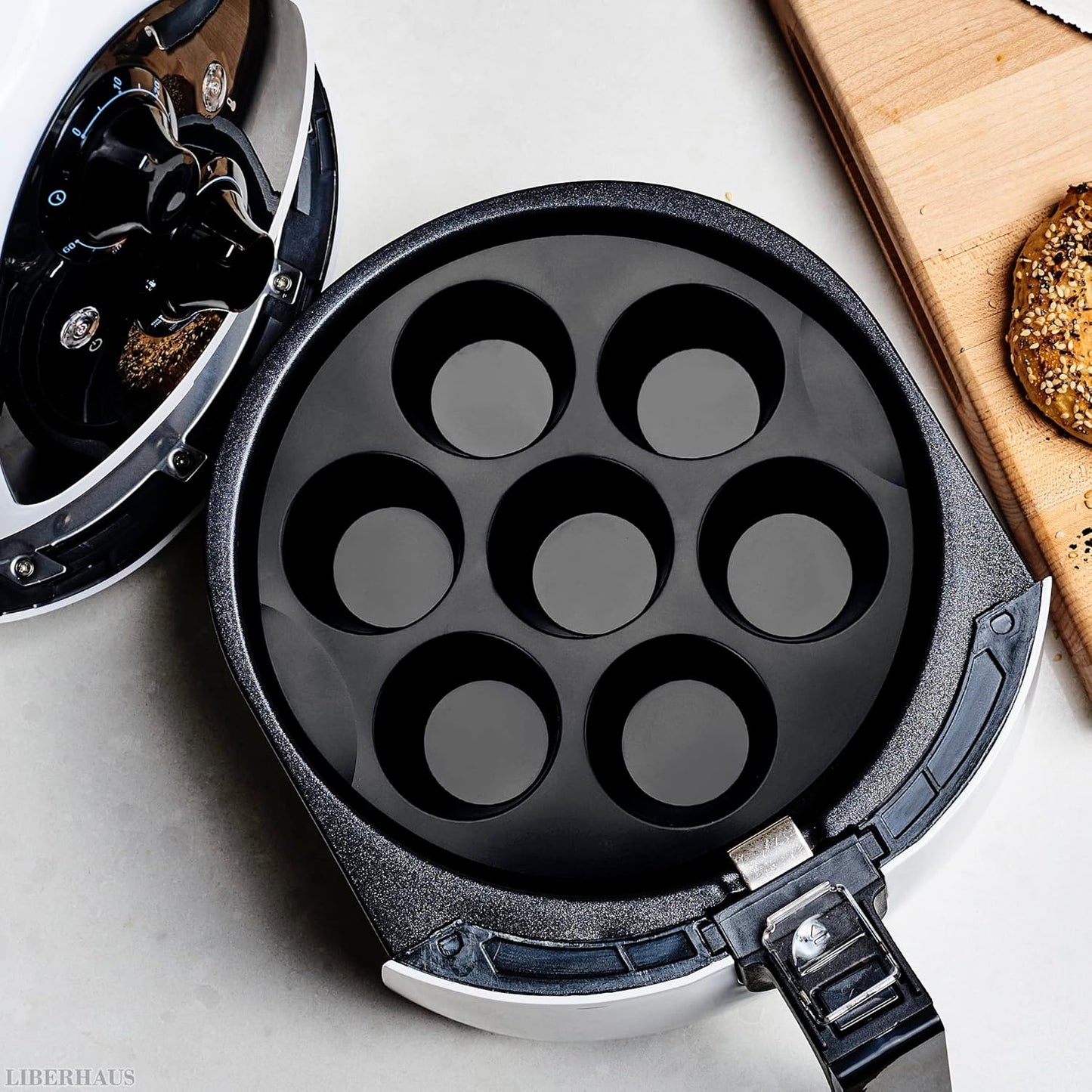 Air Fryer Muffin Pan (7 Cups) – 6.9" Round Egg Bites Silicone Mold Compatible with 3.5–5.8l Fryers, Heat Resistant & Dishwasher Safe – Nonstick Silicone Muffin Pan for Muffins, Egg Bites & Easy Snacks