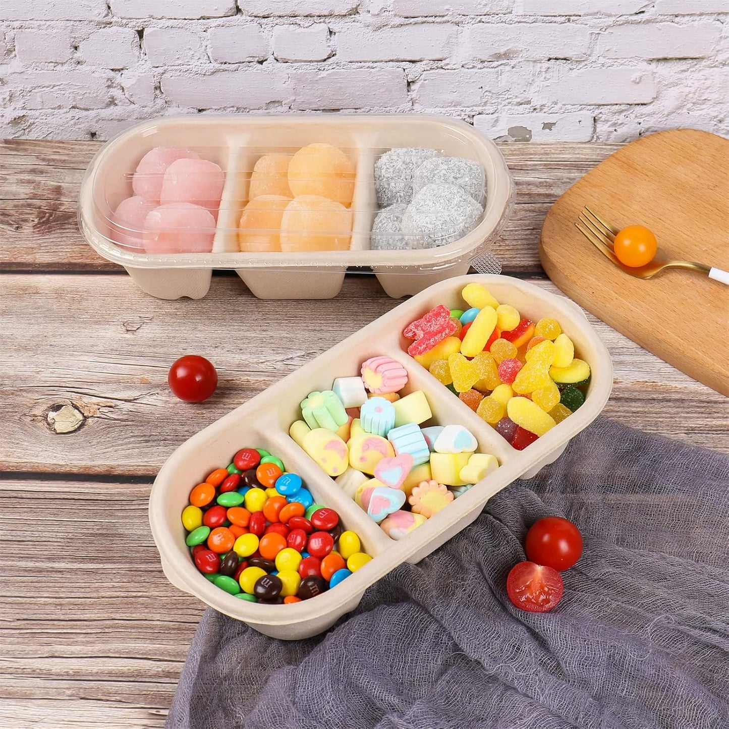 disposable bowls 18 oz 3 compartments with lids Plant Fiber 50 Pack