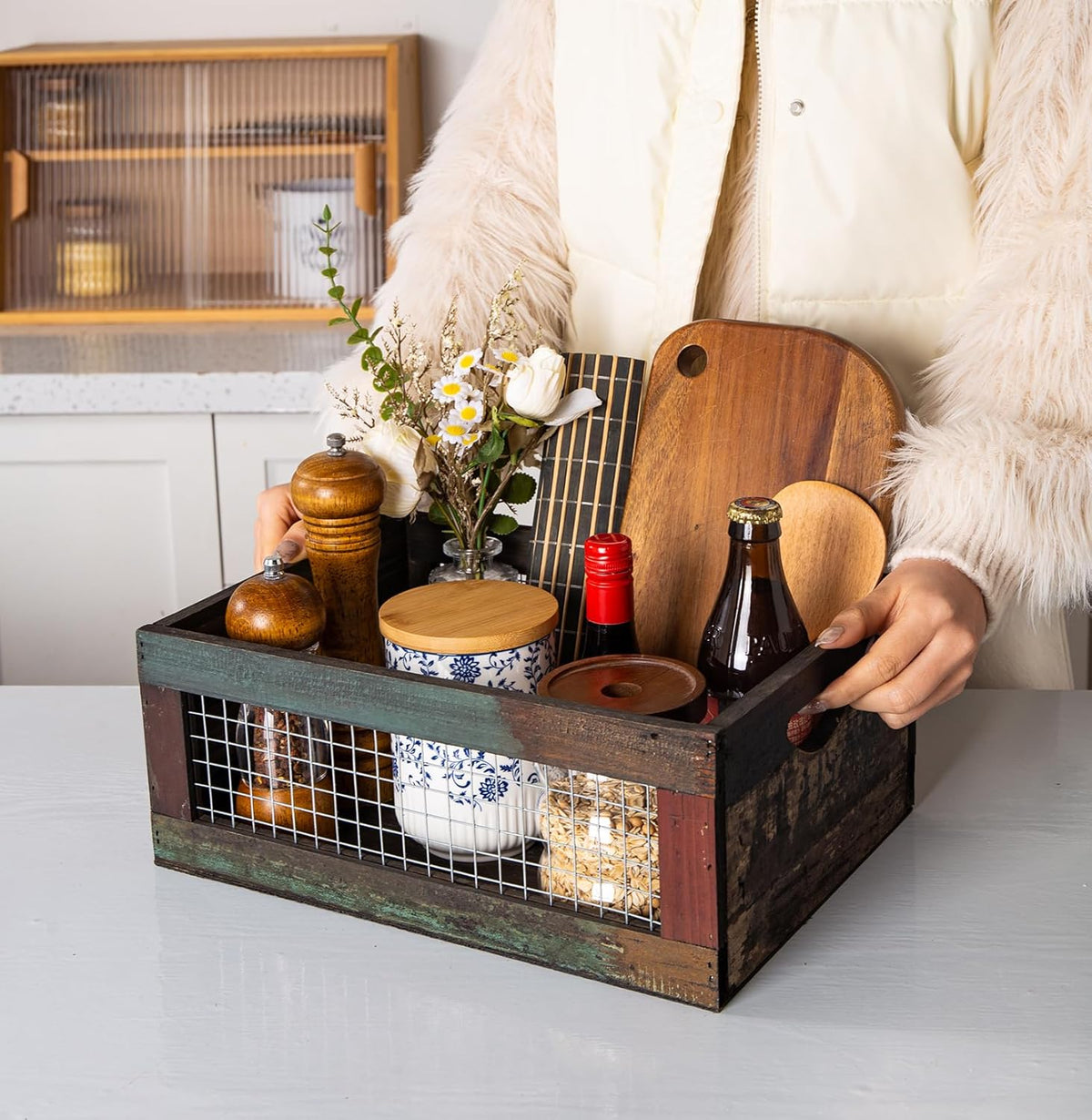 TIMRIS Set of 2 Rustic Wooden Countertop Baskets, Farmhouse Distressed Nesting Boxes, Small Decorative Wooden Storage Crates, Reclaimed Wood Organizer Baskets with Wire Mesh (Random)