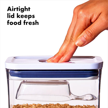 OXO Good Grips Pet POP Container – 6.0 Qt/5.7 L with Half Scoop, Ideal for up to 6.5lbs of Dog Food or 4.5lbs of Cat Food, Airtight Dog and Cat Food Storage Container, BPA Free, Clear