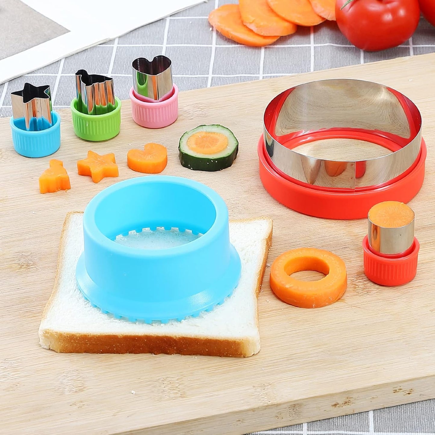 FIRETREESILVERFLOWER Sandwich Cutter and Sealer, Bread Decruster Maker, Fruit, Vegetable, Cookie Cutters for Kids Bento Box, Heart, Star, Dinosaur, Circle Shapes