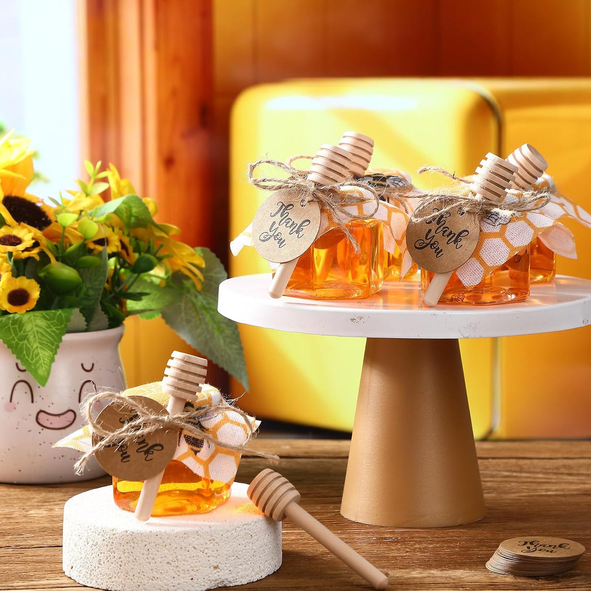 Funnymoom 2.5 oz Mini Honey Jars with Wooden Dippers, Classic