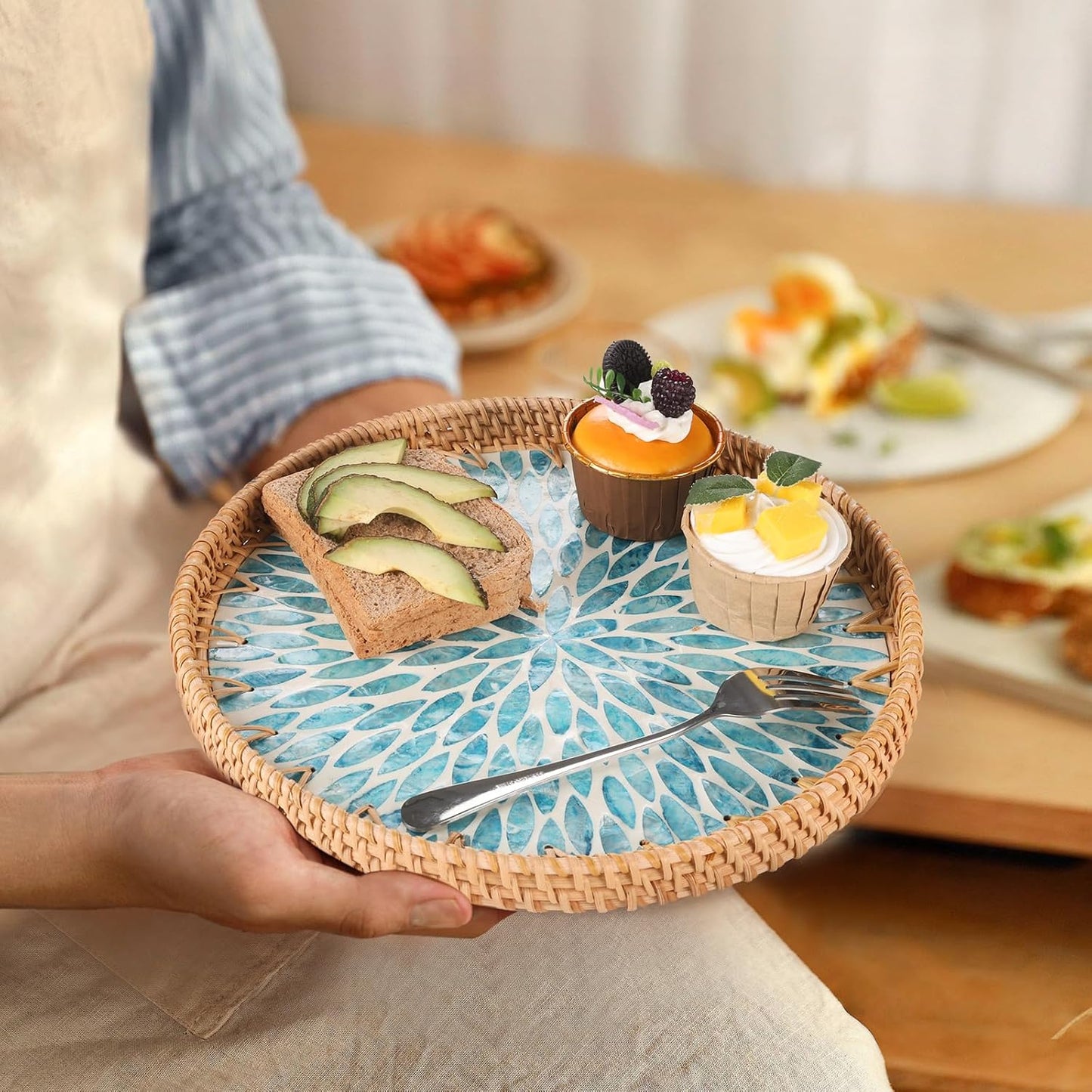 Round Rattan Tray with Mother of Pearl Inlay, Rattan Serving Tray for Coffee, Bread, Fruits, Decorative Wicker Tray for Table Decor, Home Decor, Kitchen Island Decor(Black Checkerboard, 11.8")