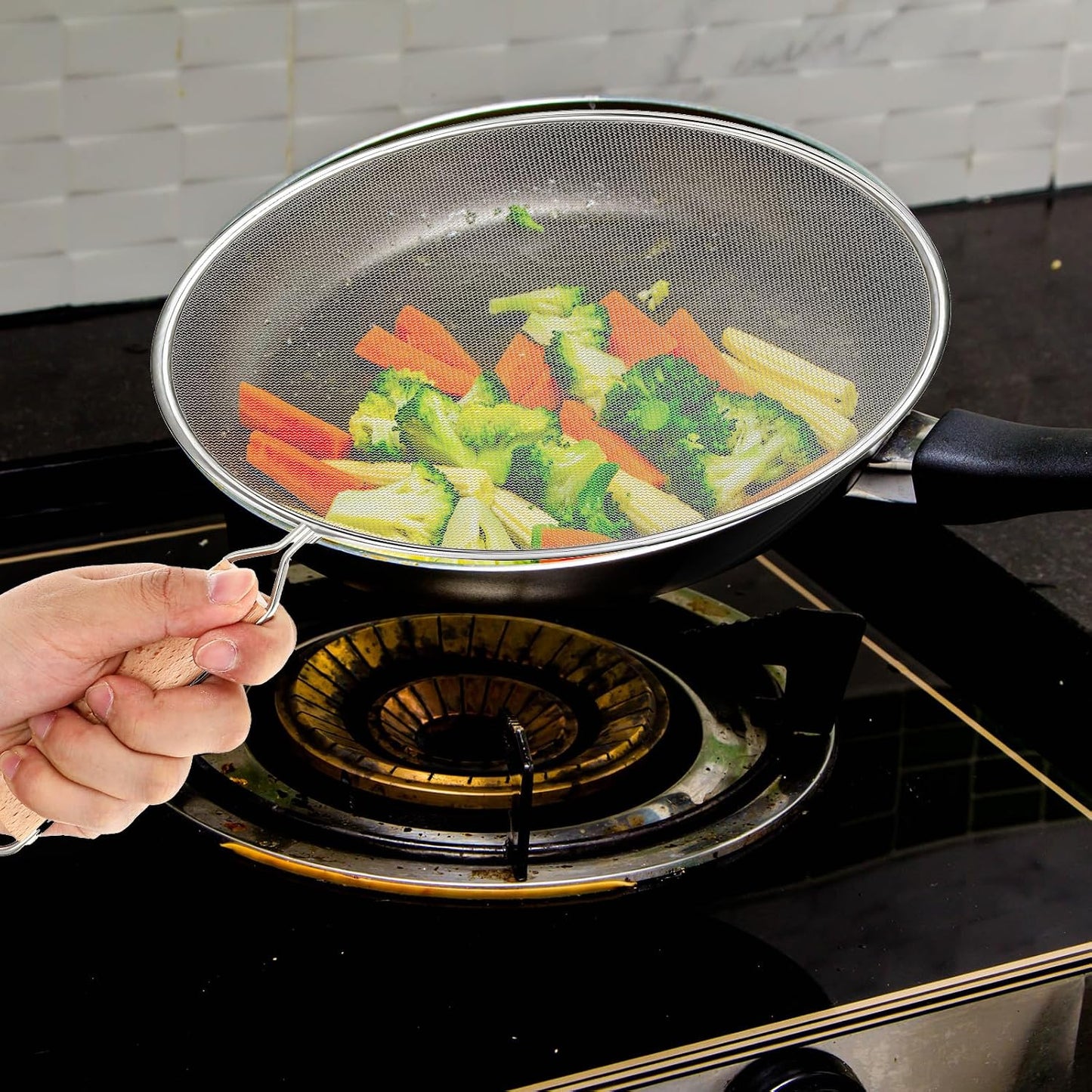 8.3Inch Grease Splatter Screen, Stainless Steel Splatter Screen for Frying Pan with Wood Handle Grease Splatters Guard Hot Oil Splash Protector Cover Oil Splash for Kitchen Cooking Supplies