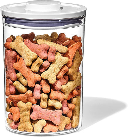 OXO Good Grips Pet POP Container – 6.0 Qt/5.7 L with Half Scoop, Ideal for up to 6.5lbs of Dog Food or 4.5lbs of Cat Food, Airtight Dog and Cat Food Storage Container, BPA Free, Clear