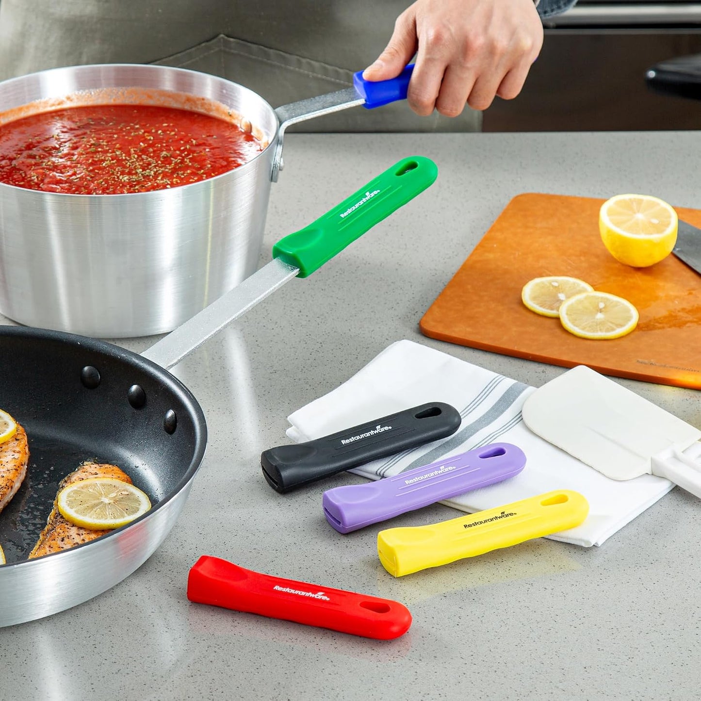 Restaurantware Silicone Pan Handle Cover Set 1-Count Heat-Resistant Removable Pan Handle Grips, Ergonomic Non-Slip Green Handle Protectors for Fry Pans and Sauce Pans