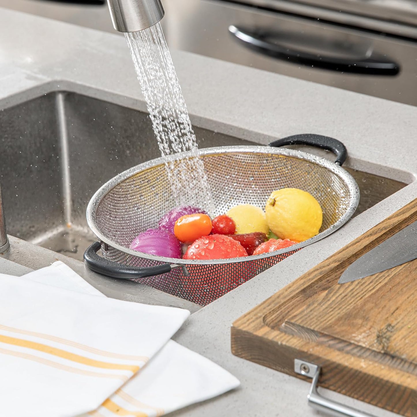 Restaurantware 6 qt Stainless Steel Over The Sink Colander