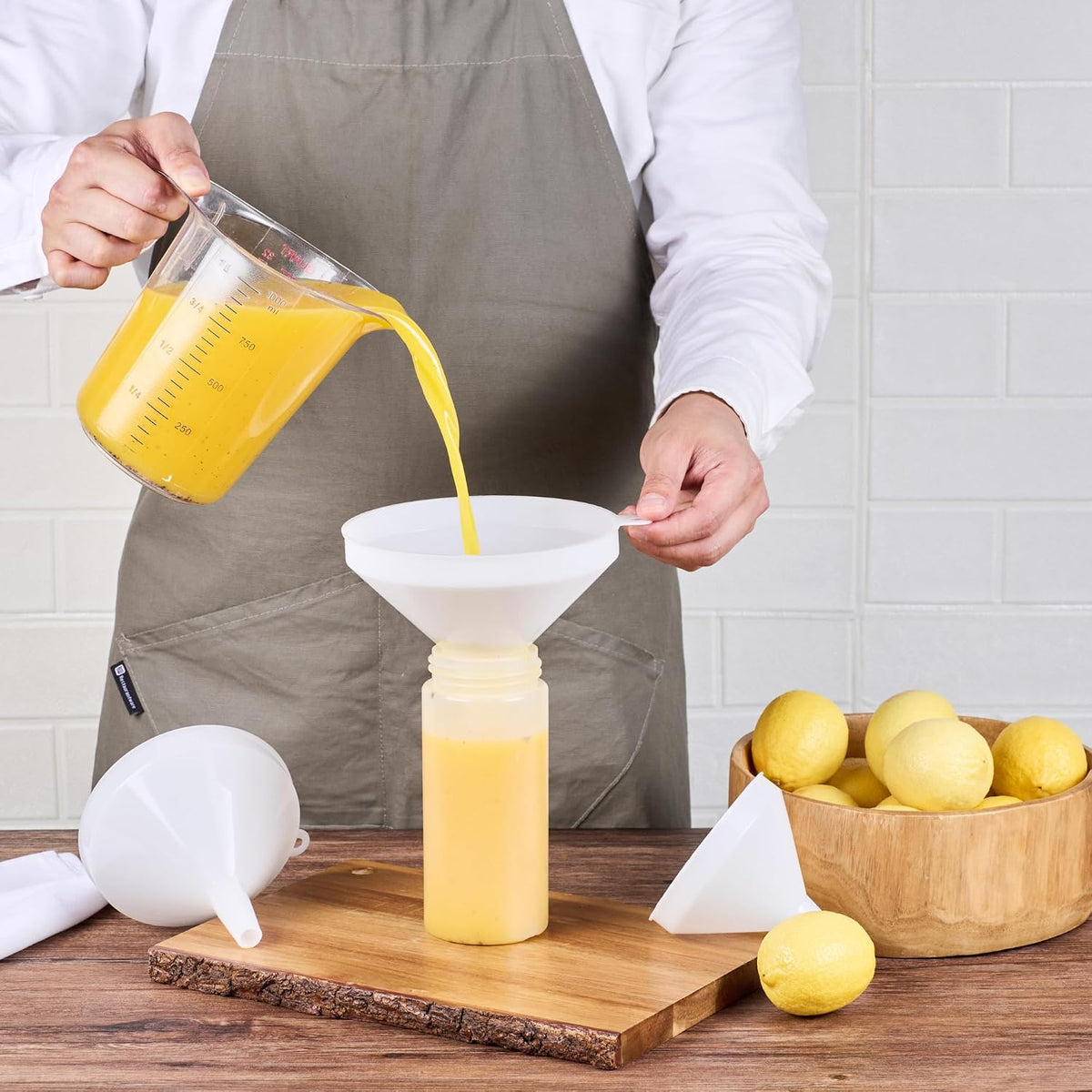 Restaurantware 8 oz White Plastic Funnel