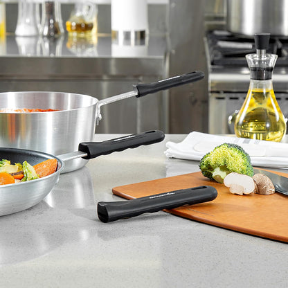 Restaurantware Silicone Pan Handle Cover Set 1-Count Heat-Resistant Removable Pan Handle Grips, Ergonomic Non-Slip Green Handle Protectors for Fry Pans and Sauce Pans
