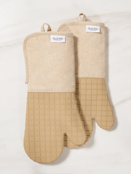 Sur La Table Kitchen Essentials Set of 2 Silicone Oven Mitts, Heat Resistant to 550°F (Green)