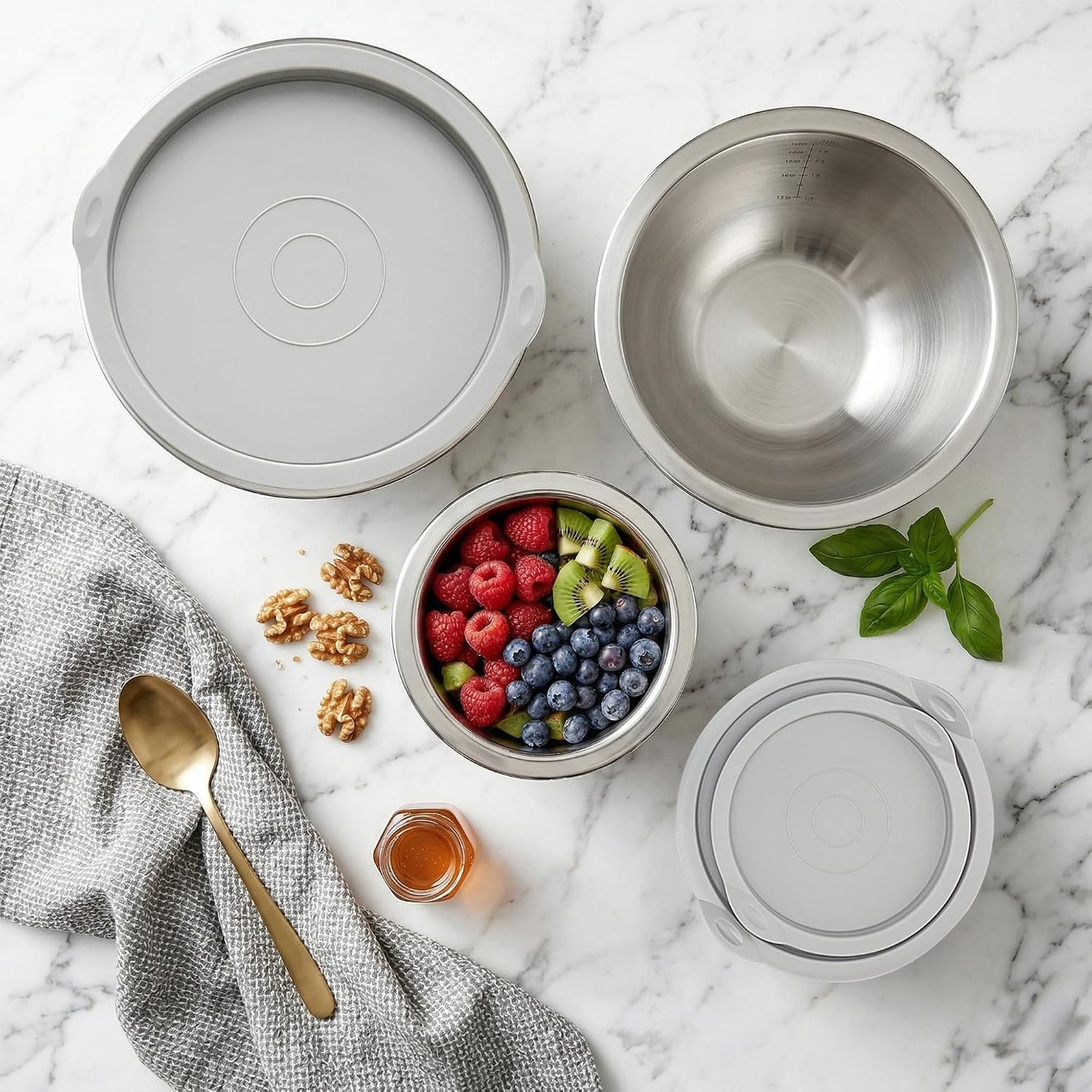 Rorence Mixing Bowls Set with Lids, 18/8 Stainless Steel Mixing Bowls with Non-Slip Silicone Base & Measurement Marks, Airtight Food Storage for Baking, Cooking & Meal Prep,1.5QT/3QT/5QT/Blue