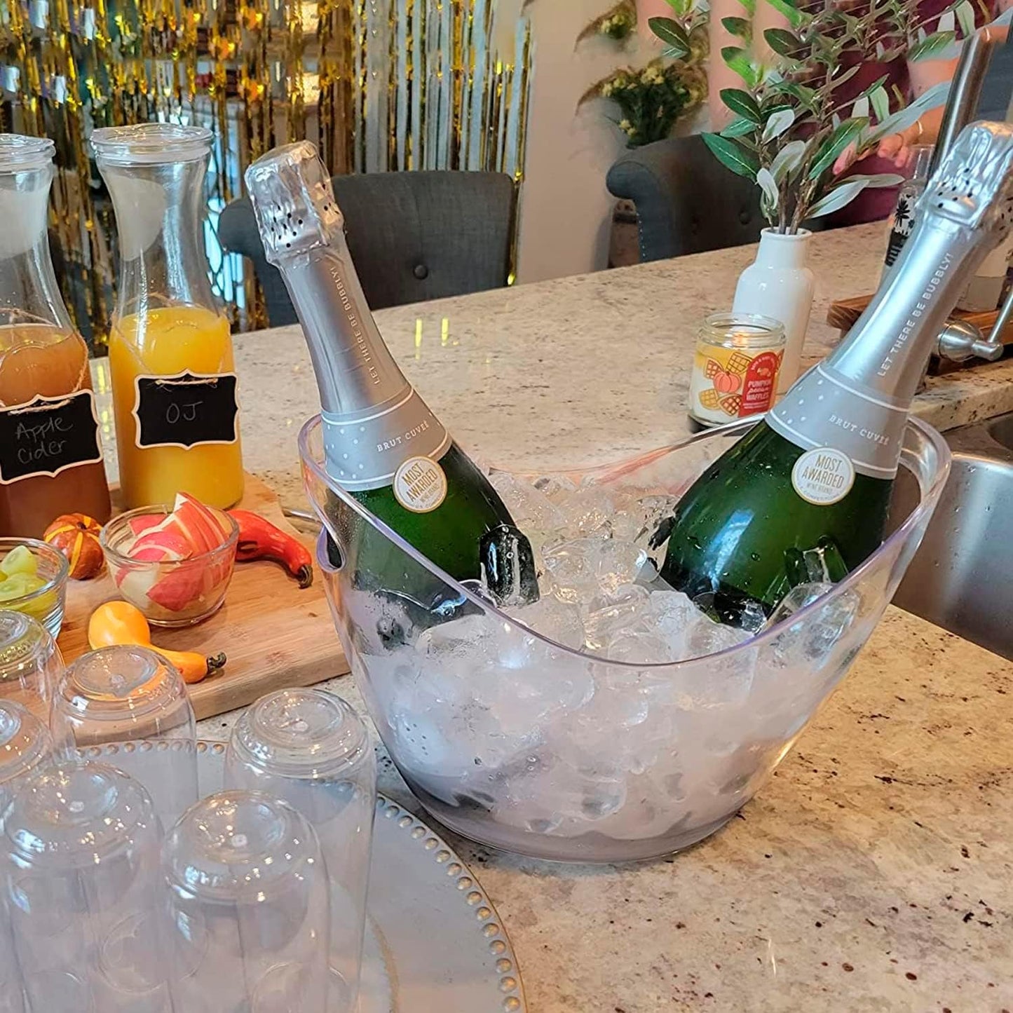 Mwellewm Beverage Tubs for Parties Plastic Ice Bucket for Cocktail Bar Clear Acrylic Wine Bucket with Scoops Drink Bucket Cooler for Chiller Bin for Champagne or Beer (8 L, 4 L)