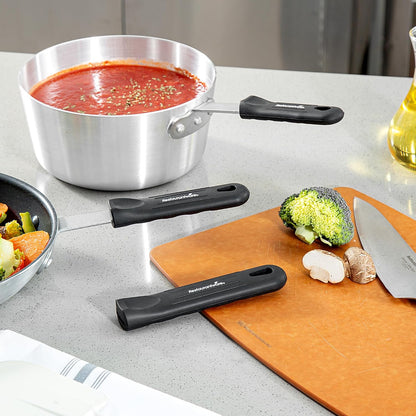 Restaurantware Silicone Pan Handle Cover Set 1-Count Heat-Resistant Removable Pan Handle Grips, Ergonomic Non-Slip Green Handle Protectors for Fry Pans and Sauce Pans
