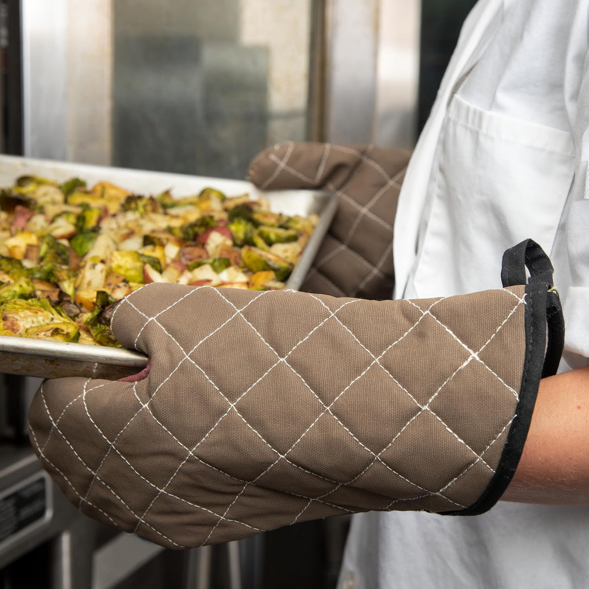 Oven Mitts, San Jamar BestGuard, Professional Grade, 15", Pair, Black