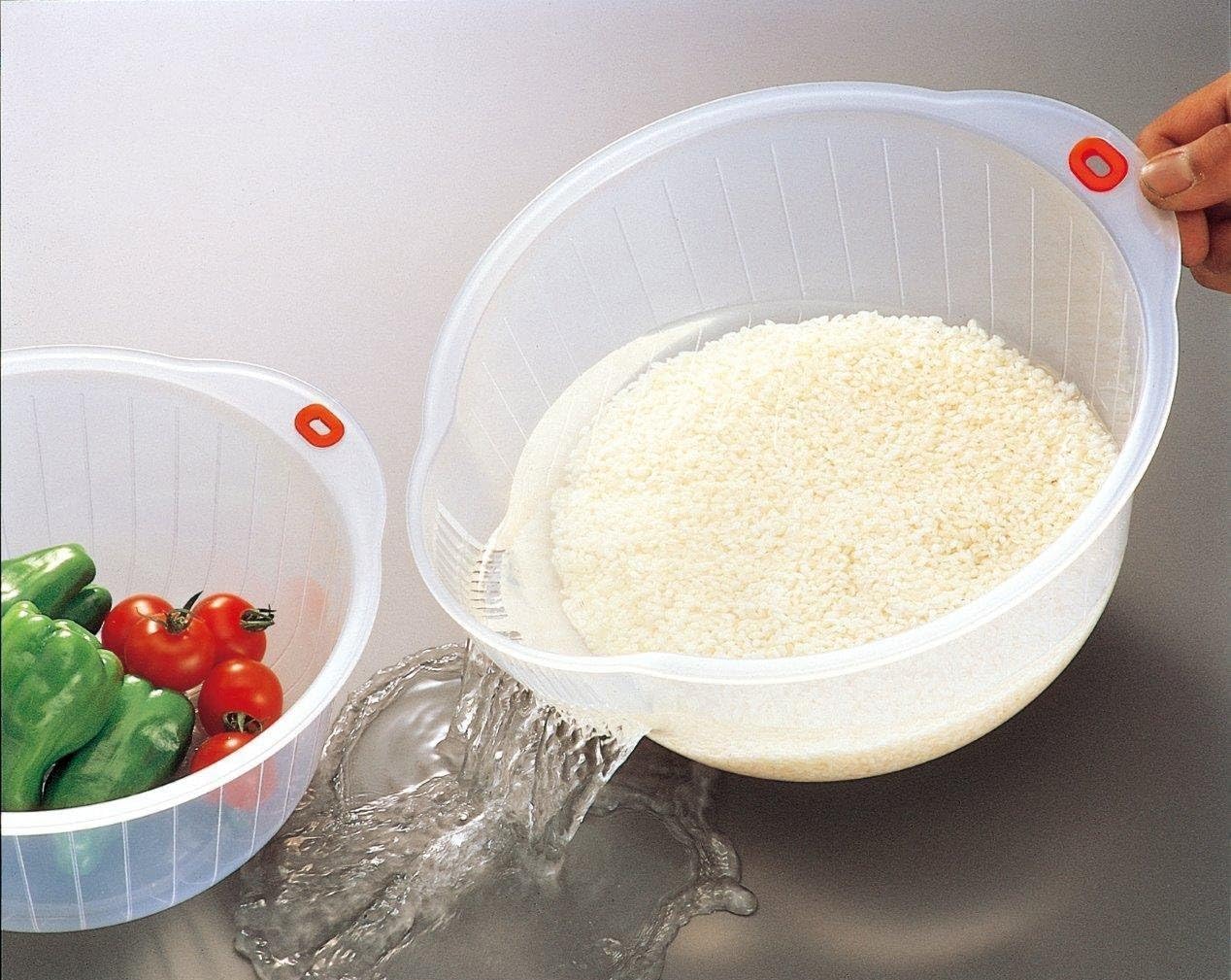 Inomata Plastic Japanese Rice Washing Bowl with Strainer, 2 quart