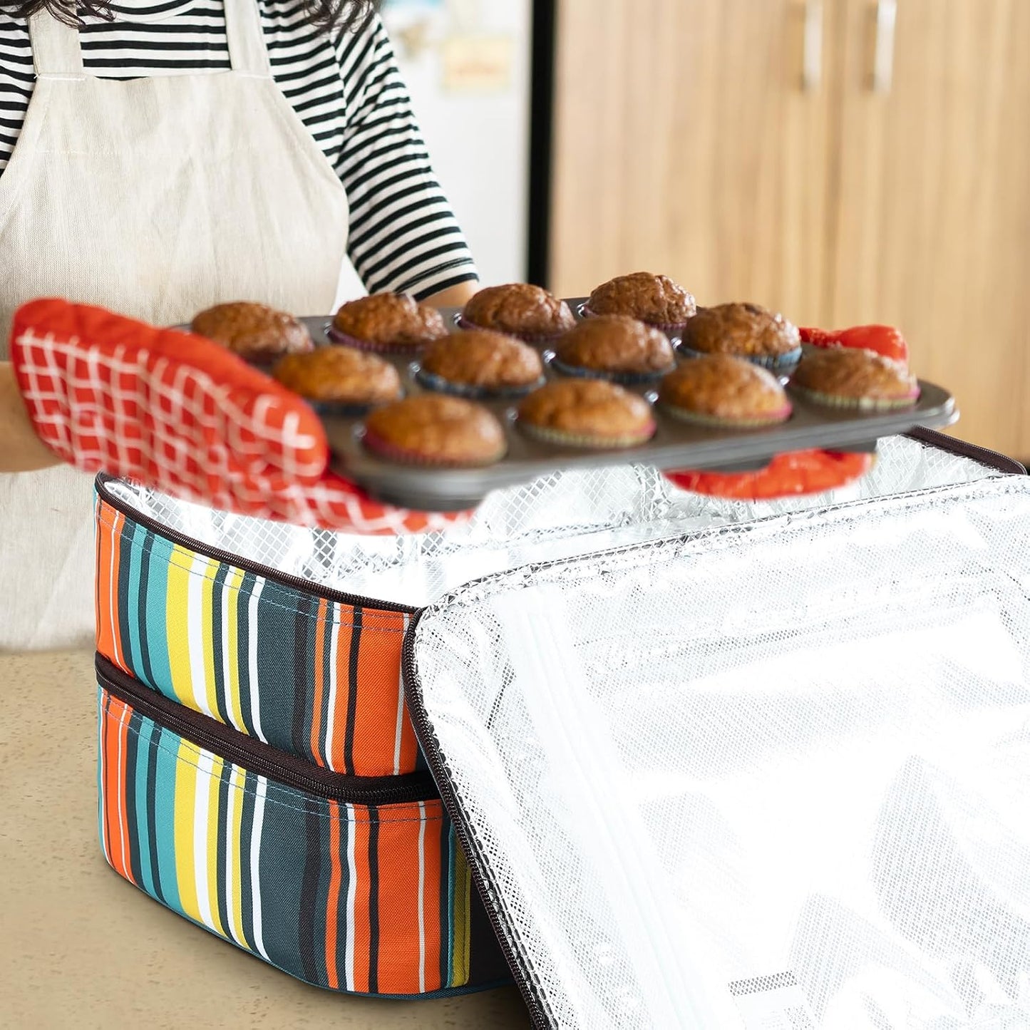 MIER Insulated Casserole Carrier for Hot or Cold Food Thermal Food Carrier Bag for Lasagna Potluck Parties Picnic Cookouts, Fits 9"x13" Baking Dish/Foil Pan, Red