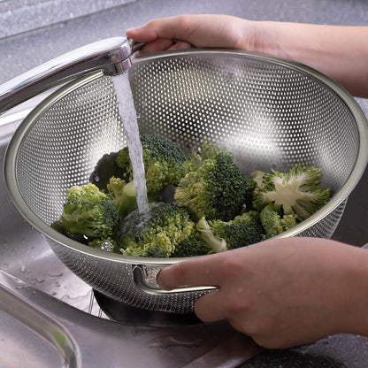 Bokon 3 Pcs Stainless Steel Colander Set Colander Bowl and Sieves 1/3/5 Quart Metal Mesh Strainer Net Basket with Handles Food Spaghetti Strainer for Kitchen Draining Pasta Rinsing(Gold)