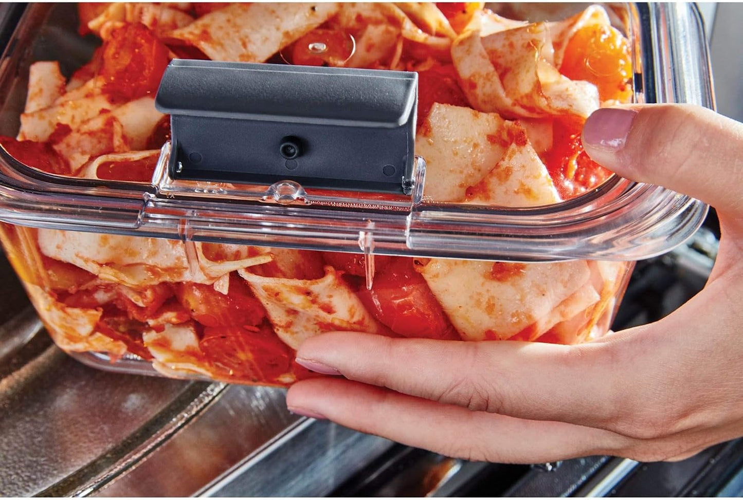 Rubbermaid Brilliance Food Storage Container