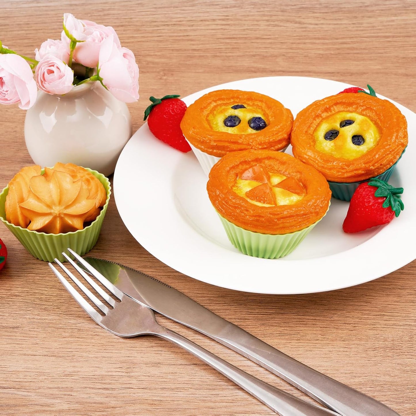 12 Pack Silicone Baking Cups - 4 Colors Reusable Non-Stick Muffin Liners, Heat-Resistant Cupcake Molds for Oven