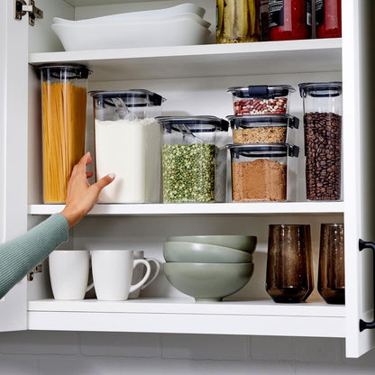 Rubbermaid Brilliance Pantry Airtight Food Storage Container, BPA-Free 7.8 Cup, Ideal for Brown Sugar - Efficient, Leak-Proof and Dishwasher-safe