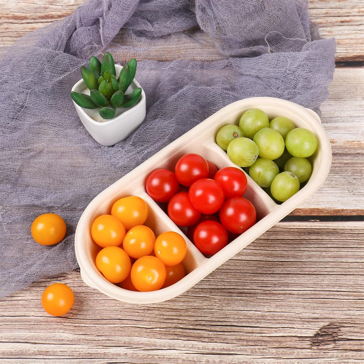 disposable bowls 18 oz 3 compartments with lids Plant Fiber 50 Pack