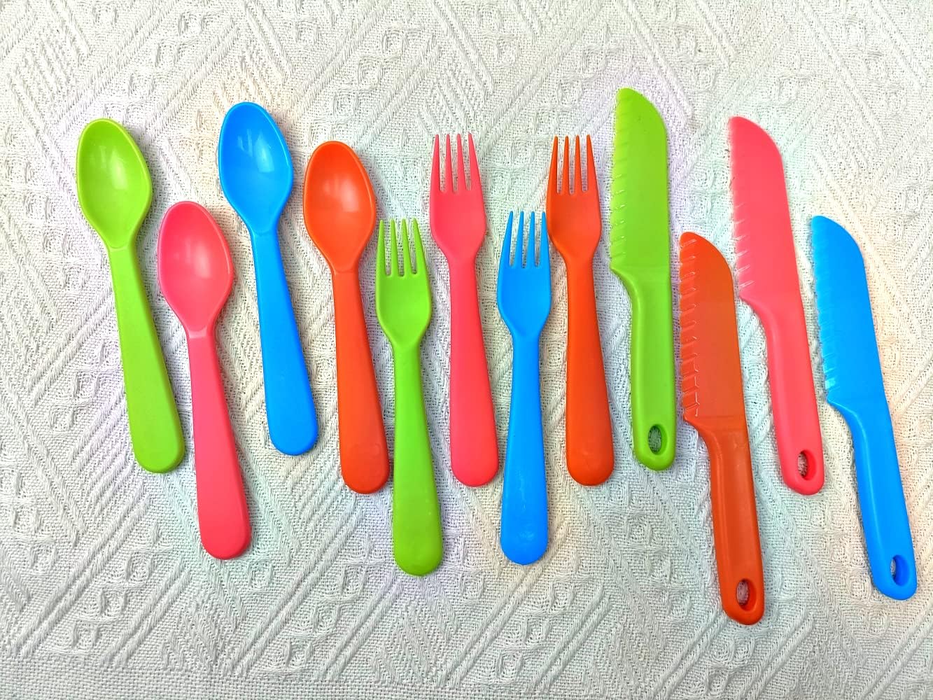 Jawbush 16 Pcs Kids Utensils, Plastic Kids Forks and Spoons, Reusable Toddler Utensils, Durable Flatware Set for Lunch Box, Easy to Use, BPA Free