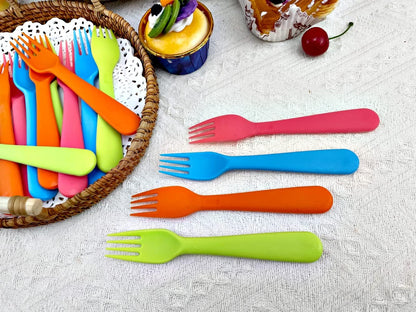 Jawbush 16 Pcs Kids Utensils, Plastic Kids Forks and Spoons, Reusable Toddler Utensils, Durable Flatware Set for Lunch Box, Easy to Use, BPA Free