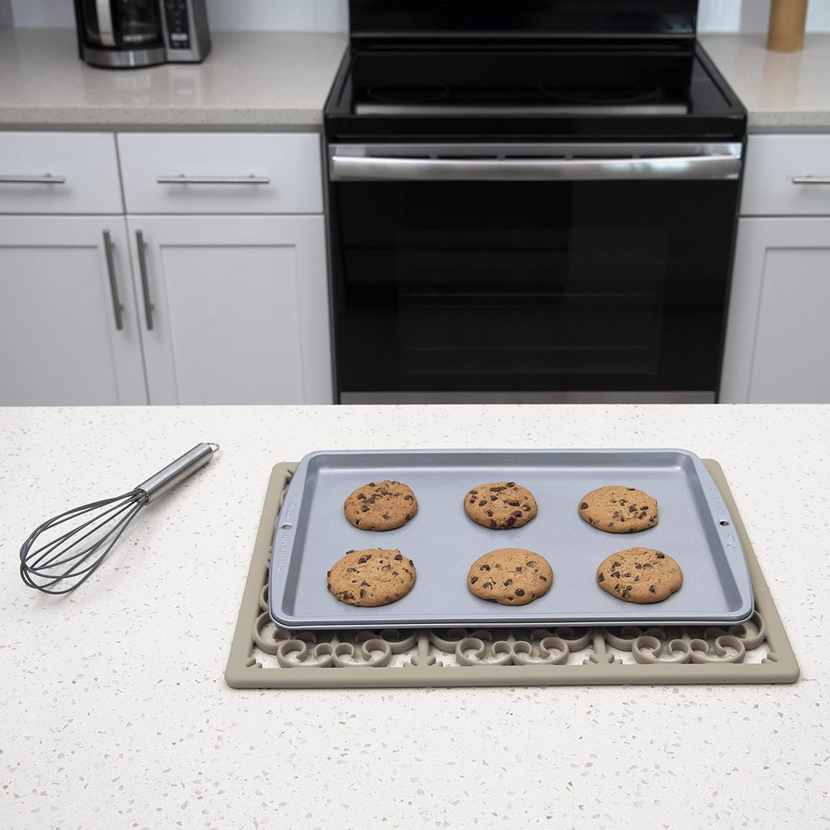 GASARÉ, Extra Large, Thick, Silicone Trivet for Hot Dishes, Pots, and Pans, Heat Resistant Mat for Countertop, Hot Pad for Kitchen, Easy to Clean, 16 x 12 x 3/8 Inches, White
