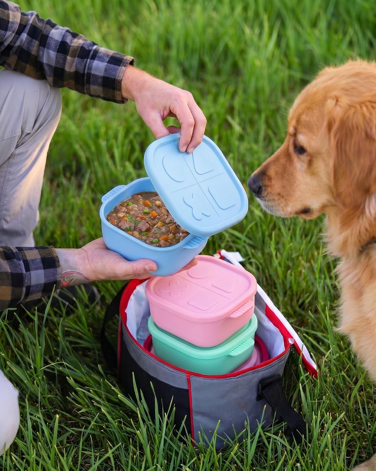 2ME Airtight Pet Wet Food Storage Containers with Lids (4-Pack, 12oz) - Silicone Meal Prep Kit for Dog & Cat Food - Freezer, Microwave & Dishwasher Safe - with Stainless Steel Scoop