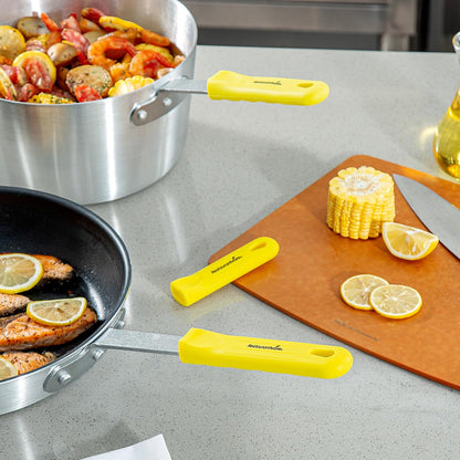 Restaurantware Silicone Pan Handle Cover Set 1-Count Heat-Resistant Removable Pan Handle Grips, Ergonomic Non-Slip Green Handle Protectors for Fry Pans and Sauce Pans