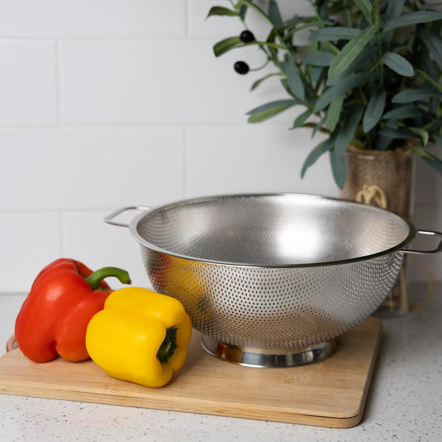 Fox Run Stainless Steel Colander, 4.7 Quart Over The Sink Pasta Strainer