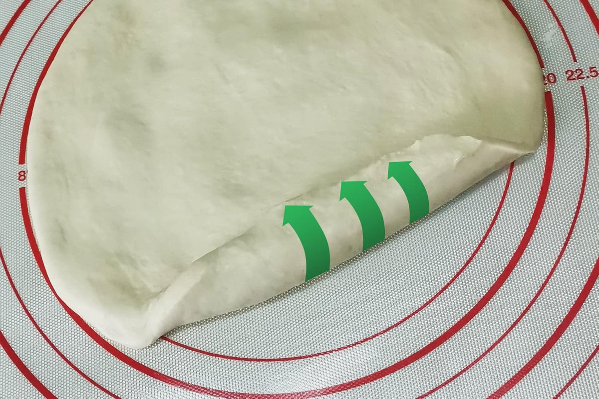Yansumi silicone pastry non stick baking mat with measurement fondant mat with three sizes for silicone baking mat, counter mat, dough rolling mat,fondant/pie crust mat (Red, 16"L x 12"W)