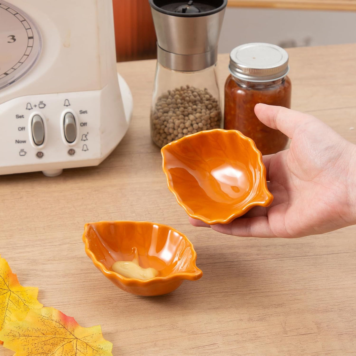Ceramic Soy Sauce Dishes, Green Leaf Shape Dipping Bowls, 1.5OZ