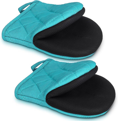 1 Pair Short Oven Mitts - Silicone Kitchen Oven Gloves High Heat Resistant 500℉, Mini Oven Mits with Non-Slip Grip Surfaces and Hanging Loop for BBQ, Baking, Cooking and Grilling (Black)