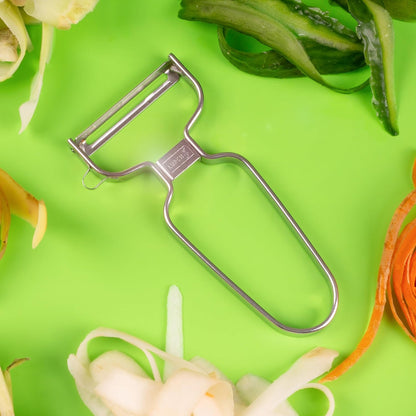 Lurch Germany Julienne Vegetable Y Peeler 5.1 x 2.3 Inches / 13 cm x 6 cm | Stainless Steel Cutter & Slicer for Carrot, Potato & Apple | Veggie Zoodles Maker | Non-slip Comfortable Handle - Black