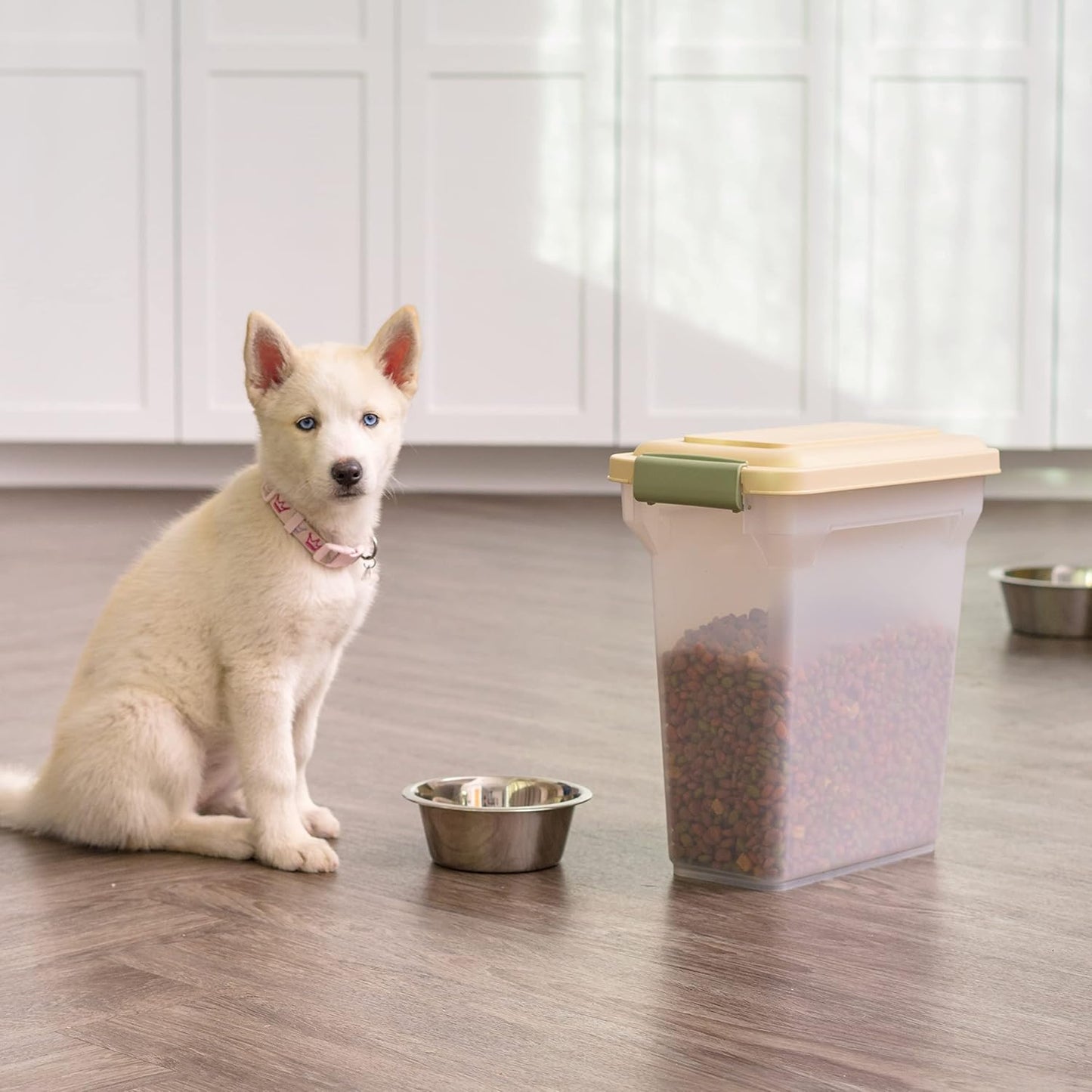 IRIS USA Dog Food Storage Container, Airtight Lid, 2-Cup Scoop, Up to 13 Pounds Pet Food Storage, Versatile Pet Food Bin, Treats, BPA Free, Dark Gray