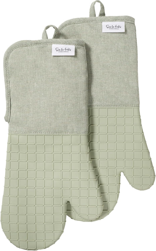 Sur La Table Kitchen Essentials Set of 2 Silicone Oven Mitts, Heat Resistant to 550°F (Green)