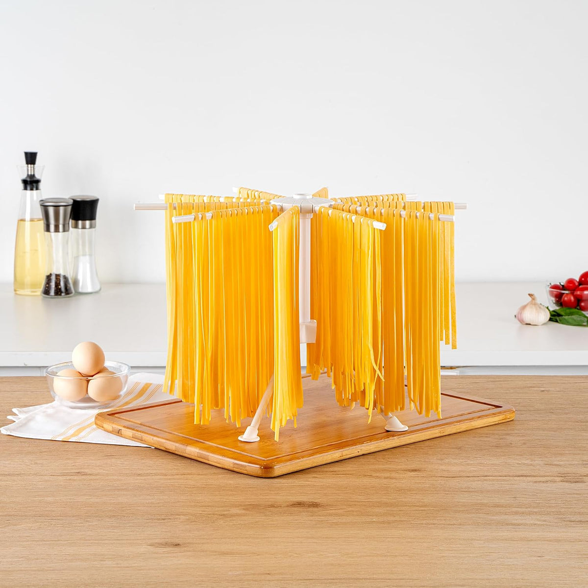 Restaurantware White Plastic lb Pasta Drying Rack, 15.7 x 11 in