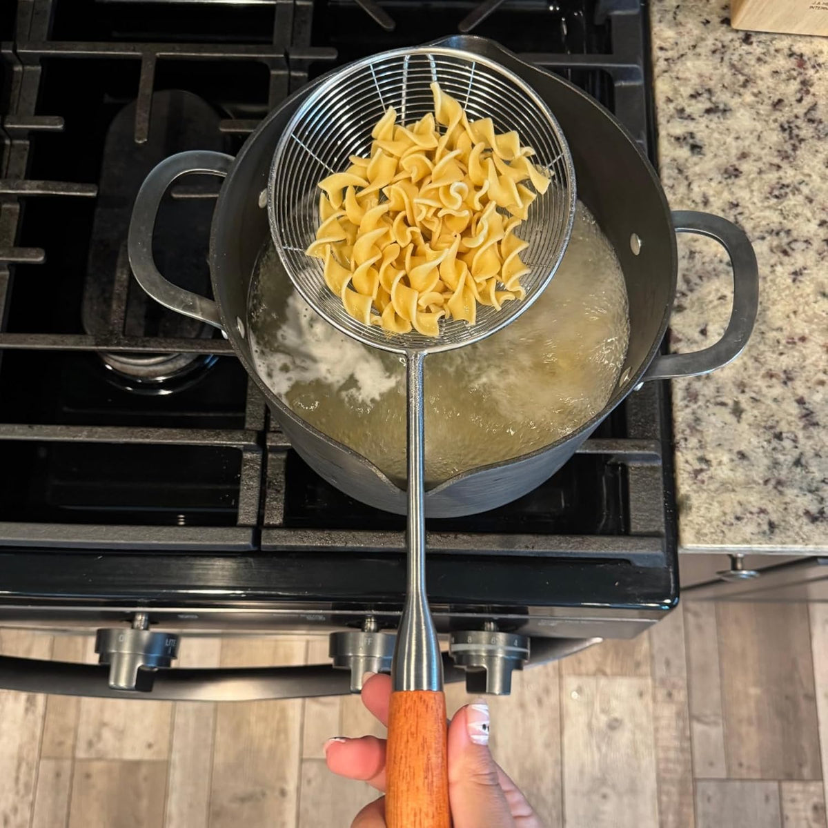 Spider Strainer Skimmer Spoon with Wooden Handle – Stainless Steel Deep Fry Strainer for Tempura, Frying, Hot Pot & Pasta – Heat Resistant Kitchen Skimmer Spoon
