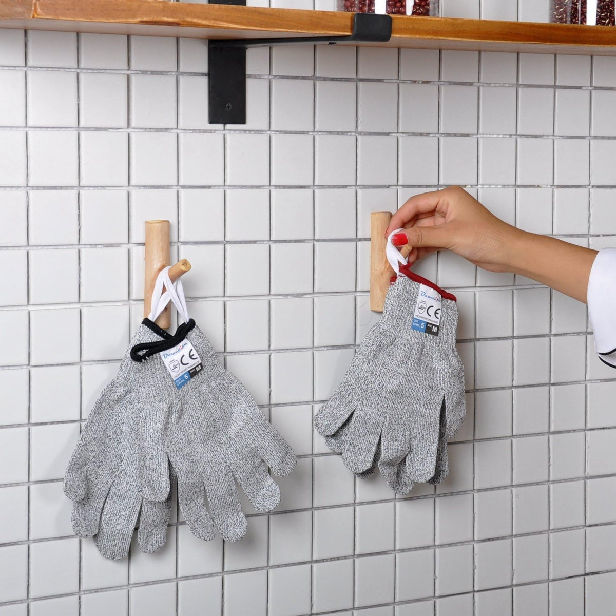 Dowellife Cut Resistant Gloves Food Grade Level 5 Protection, Safety Kitchen Cut Gloves for Chef Oyster Shucking Mandolin Knife Butcher Meat Cutting