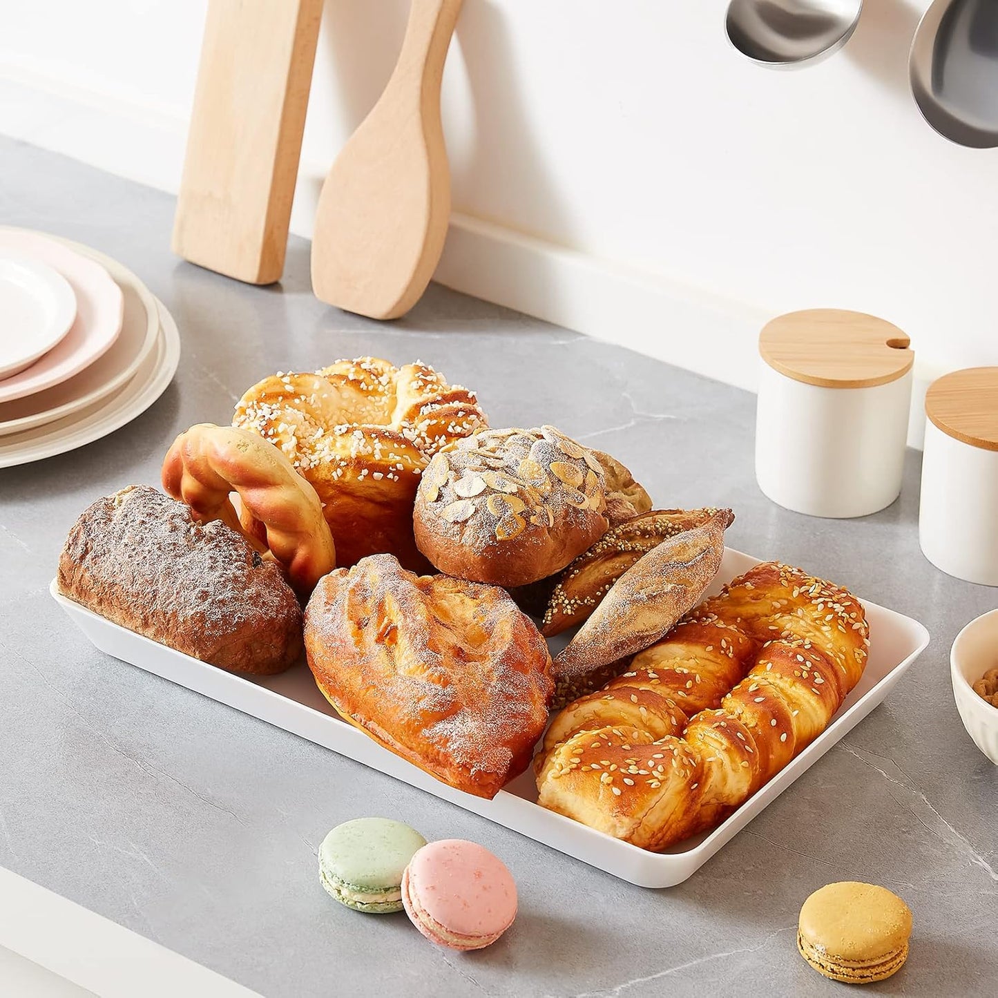 Lifewit Plastic Serving Tray for Party Supplies, 15" x 10" White Trays for Serving Food, Reusable Large Platter for Buffet, Fruit, Dessert, Snack, Veggie, Kitchen and Outdoor Use, Rectangle, 10 Pcs