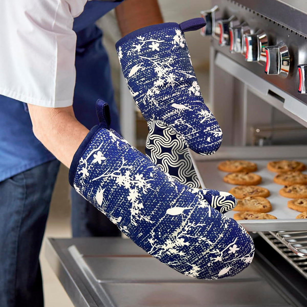 Mini Silicone Oven Mitts, Heat Resistant Kitchen Mittens 2-Pack Set