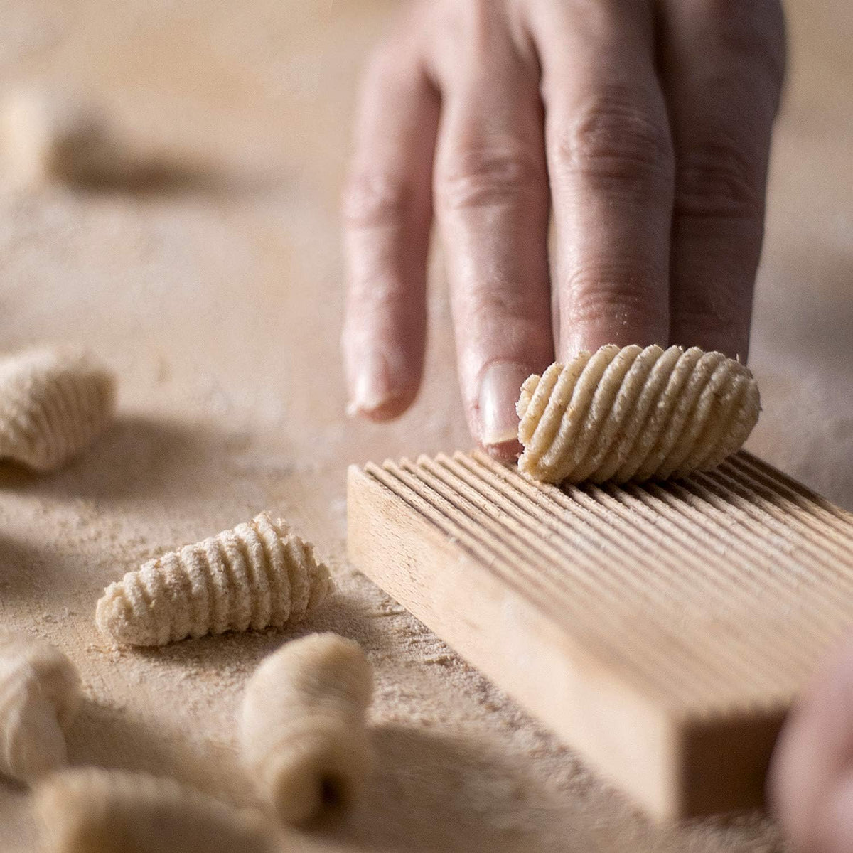 Patelai 8 Inch Gnocchi Board Wood Pasta Making Board with Dough Scraper