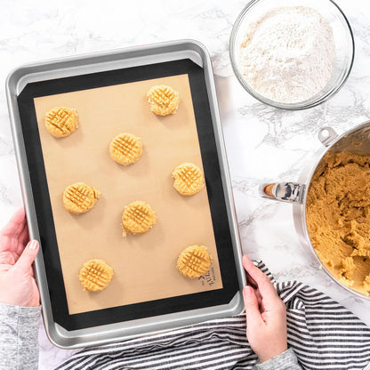 Zulay Kitchen Silicone Baking Mat – 16.5"×11.6" BPA-Free Reusable Baking Sheet, Heat Resistant 480°F – Non-Slip Border, Perfect for Cookies, Bread, Pastries & Oven Use - (Dark Gray)