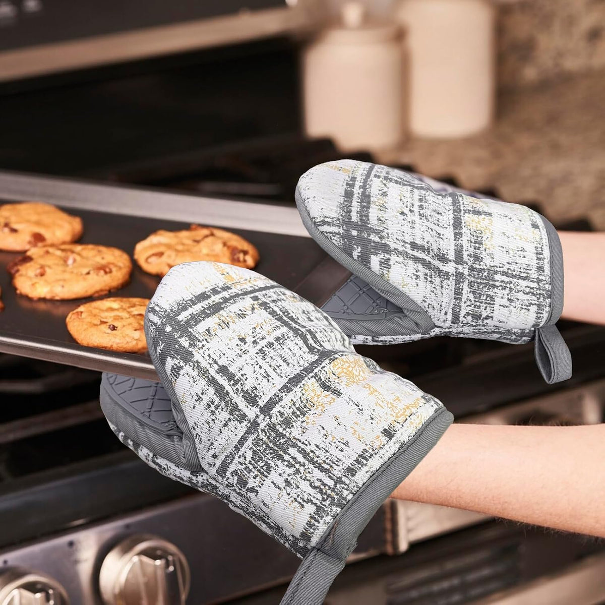 Mini Silicone Oven Mitts, Heat Resistant Kitchen Mittens 2-Pack Set