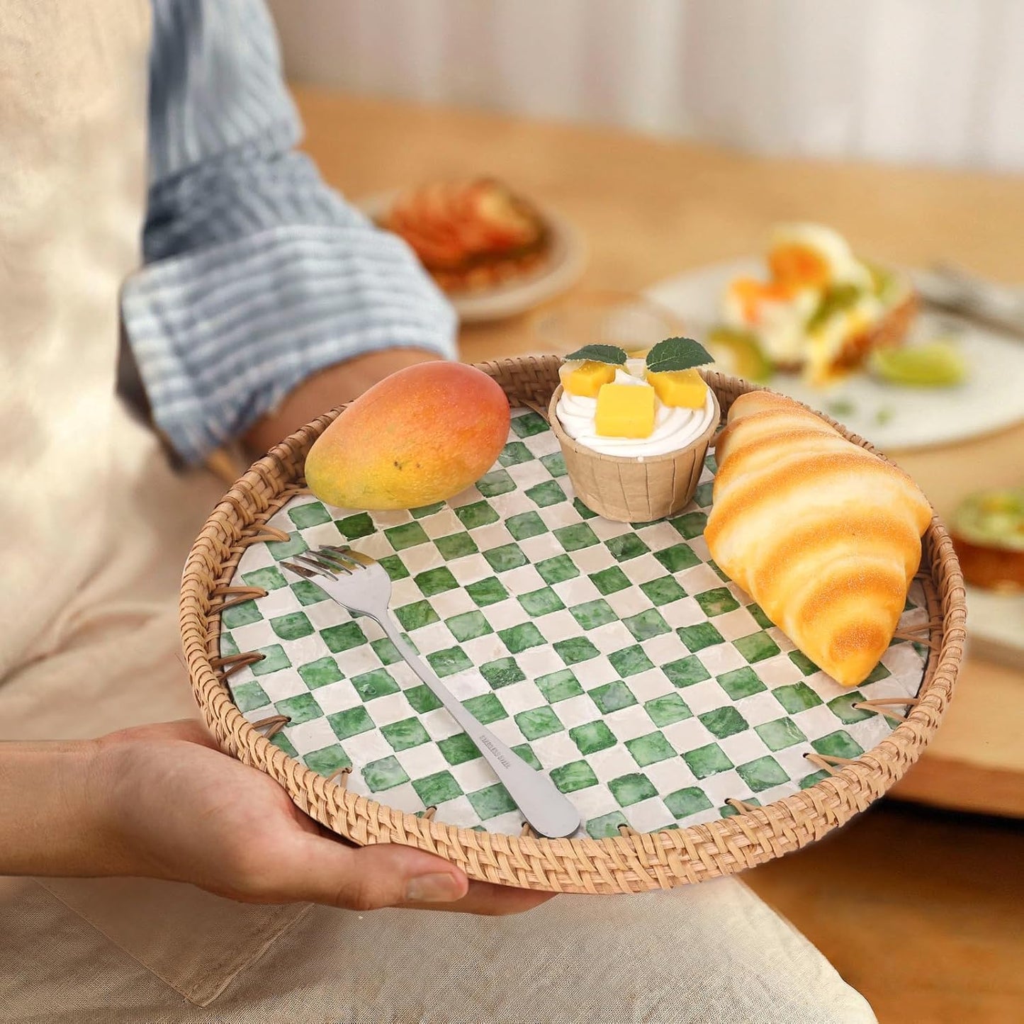 Round Rattan Tray with Mother of Pearl Inlay, Rattan Serving Tray for Coffee, Bread, Fruits, Decorative Wicker Tray for Table Decor, Home Decor, Kitchen Island Decor(Black Checkerboard, 11.8")