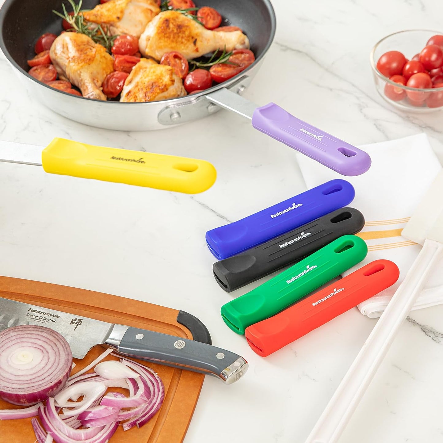 Restaurantware Silicone Pan Handle Cover Set 1-Count Heat-Resistant Removable Pan Handle Grips, Ergonomic Non-Slip Green Handle Protectors for Fry Pans and Sauce Pans